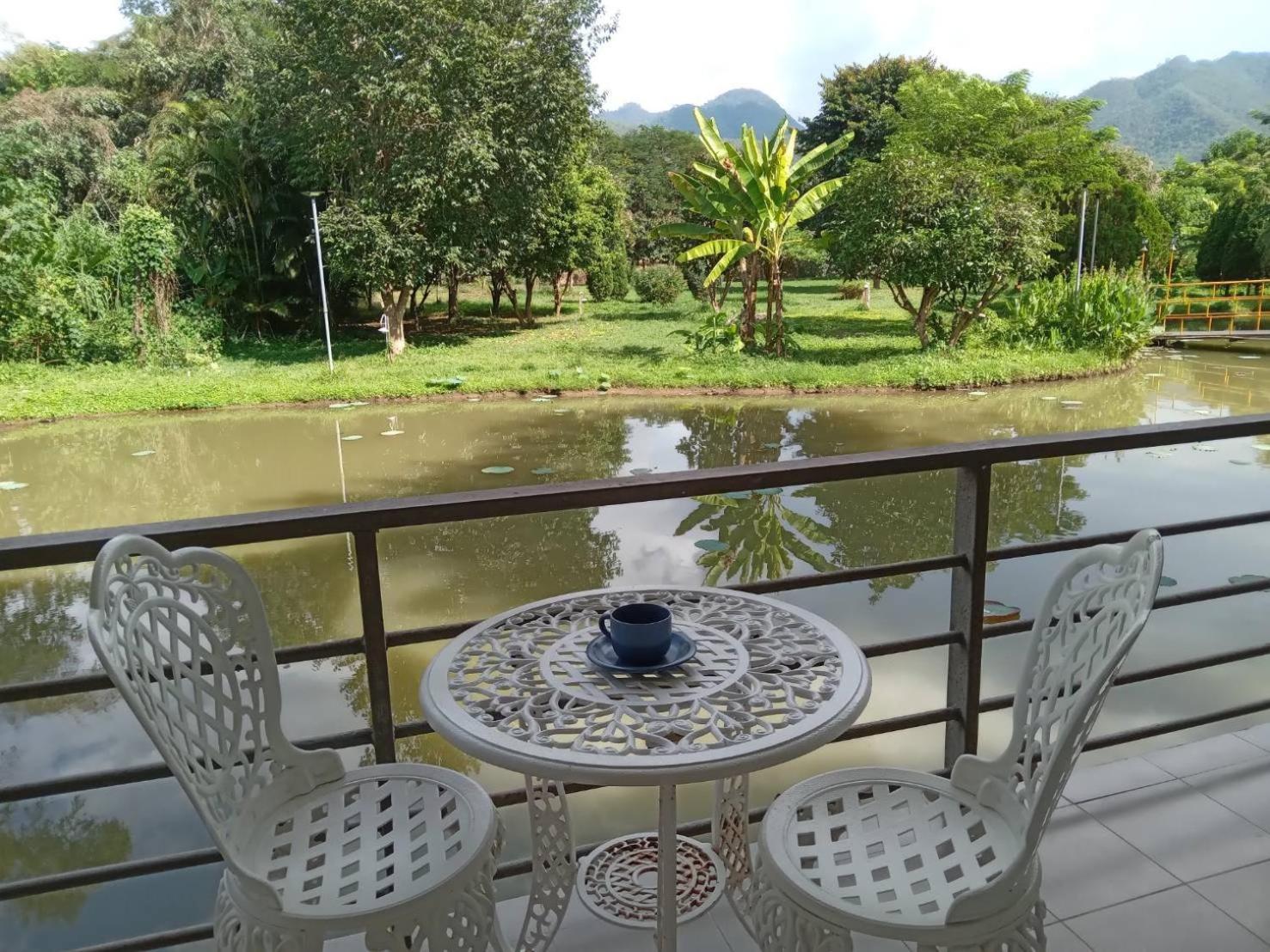 Rumah tetamu เรือนแฝด Brook View Pai